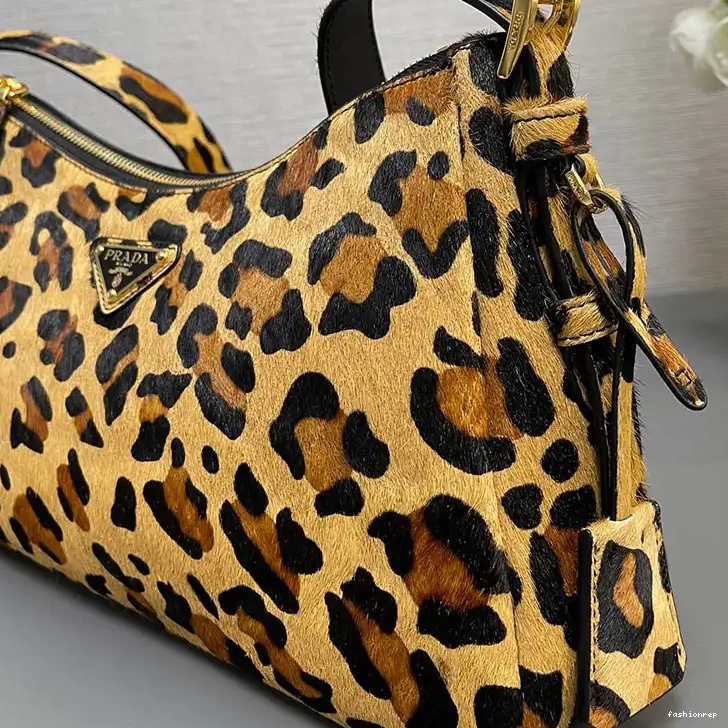 Fashionrepsfam ru 2411YA0017 Bags Prada 0825